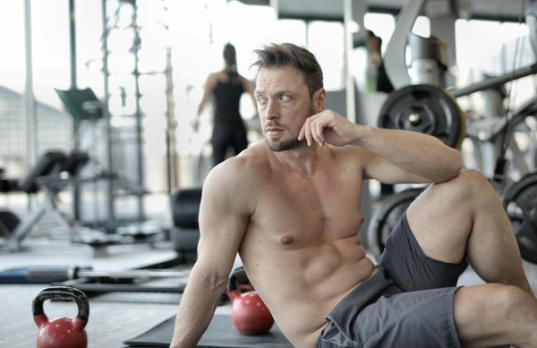 Comment structurer une séance de musculation pour les athlètes pratiquant le tir à l'arc?