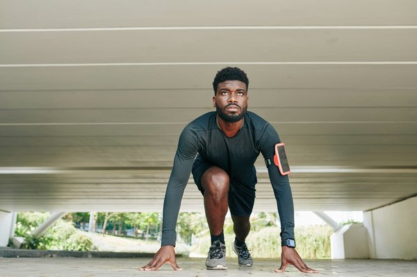 Comment la technologie des chaussures à pointes évolue-t-elle pour les sprinters?